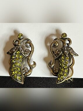 HEIDI DAUS “Peas Please” Vintage Clip-On Earrings